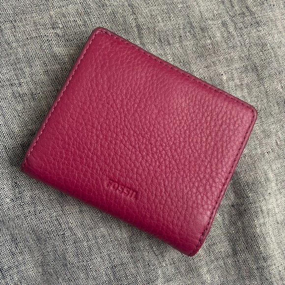 Fossil wine leather small bifold wallet